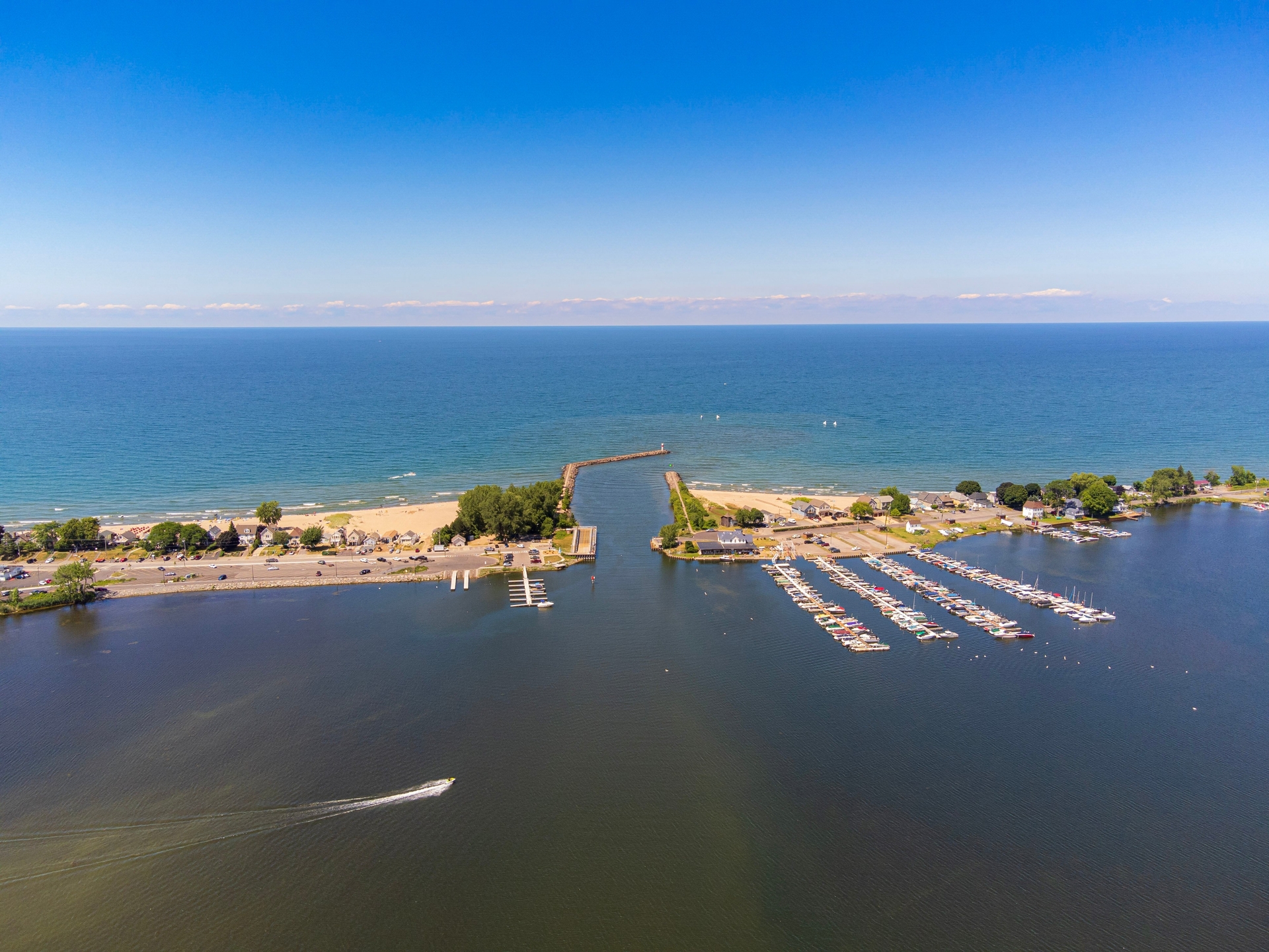 The coastal domino effect: Scaling system-based resilience from the Great Lakes